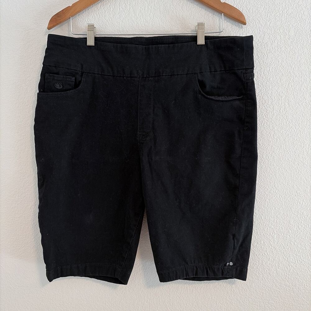 Women's Gloria Vanderbilt All-Around Slimming Effect Shorts Black Size 18